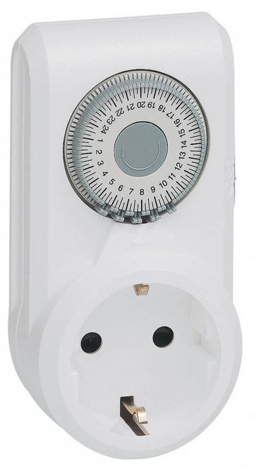 Legrand Omnirex analogue timer switch